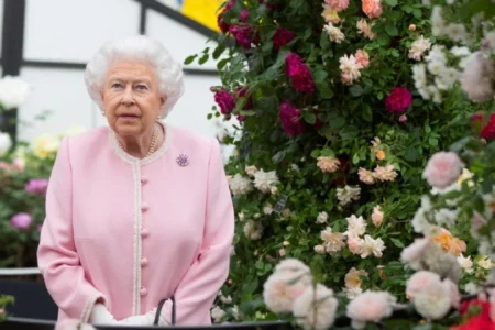 La reina Isabel II tenía cáncer de huesos y sabía que iba a morir, afirma el ex primer ministro británico