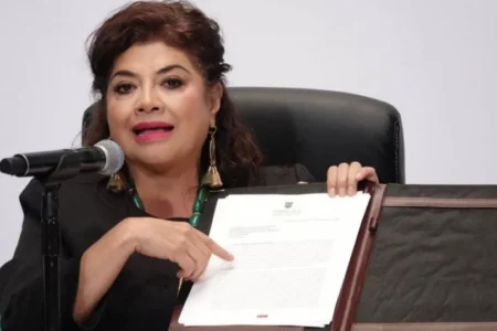 Clara Brugada anuncia reforma para la expedición de licencias permanentes en la CDMX