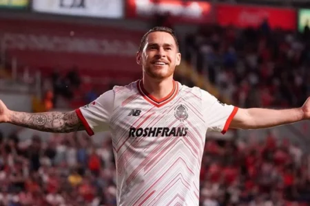 Triplete del ‘Canelo’ Angulo guía triunfo del Toluca ante el Necaxa