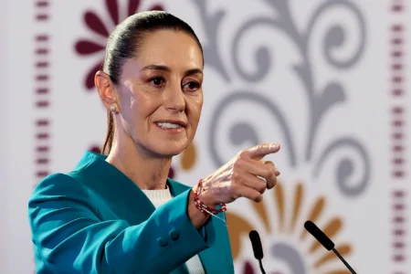 “No hay amparos ni análisis de ministros que paren la reforma al Poder Judicial”: Sheinbaum