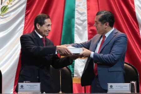 Hacienda entrega paquete económico 2025; se proyecta crecimiento de hasta 3% y recaudación histórica