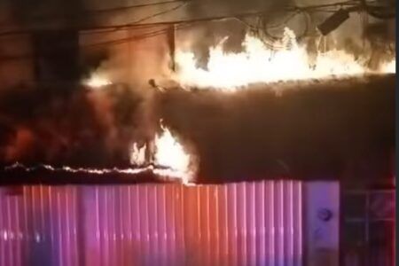 Incendio en establecimiento de Playa del Carmen