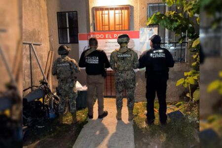 Autoridades realizan 5 cateos simultaneos y aseguran droga; hay detenidos