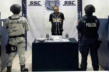 Detienen a hombre con 56 posibles dosis de narcóticos en Solidaridad