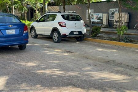 Implementan estrategia para reparar baches en Playa del Carmen