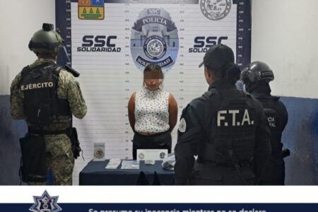 Detienen a mujer en Playa del Carmen con 18 dosis de posibles narcóticos