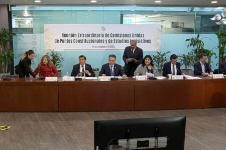El Senado aprueba en comisiones la extinción de siete organismos autónomos, incluido el Inai