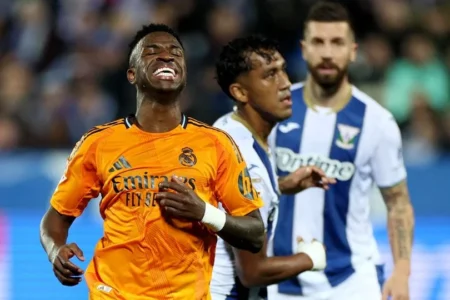 Vinícius se lesiona con el Real Madrid y se perderá el partido ante el Liverpool de la Champions League