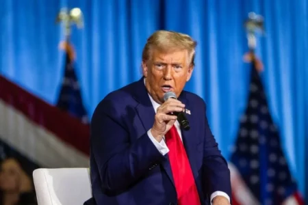 Trump anuncia que aplicará arancel de 25% a todas las importaciones de México y Canadá desde los primeros días de su gobierno