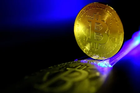 Acusan a nueve personas de lavar dinero en criptomonedas para cárteles de México y Colombia