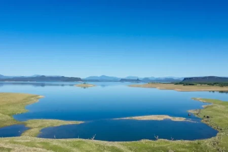 Descenso en nivel de agua en presa de Sinaloa revela restos humanos