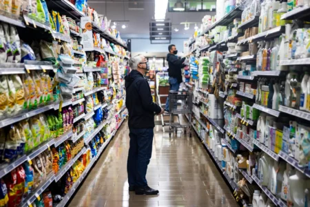 Inflación en EE.UU. sube a 2.6 % en octubre y abandona su racha a la baja