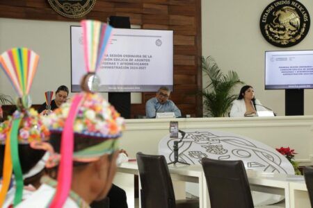 Aprueban reubicación del oste de los Voladores de Papantla en el Parque Fundadores