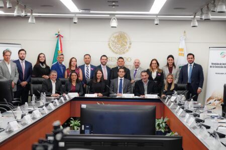 Gino Segura instala la Comisión de Turismo del Senado de la República