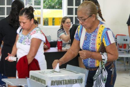 Con civilidad realizan elección de miembros de la Alcaldía de Puerto Aventuras