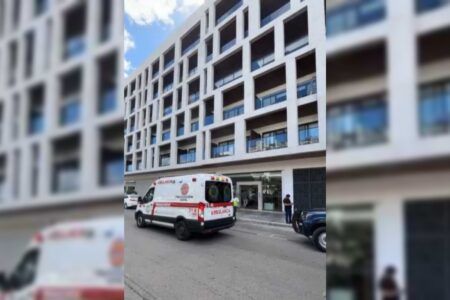 Hallan a hombre sin vida en condominio de la colonia Gonzalo Guerrero
