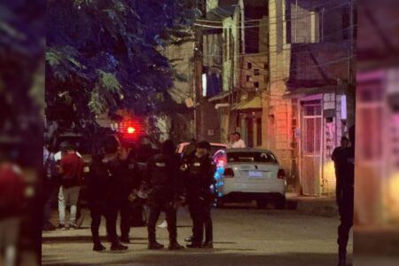 Agentes hieren a sospechoso que les apuntó con pistola durante persecución en Playa del Carmen