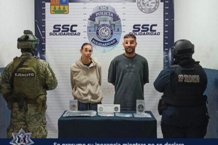 Detienen a dos ciudadanos israelíes en posesión de posibles narcóticos en Playa del Carmen