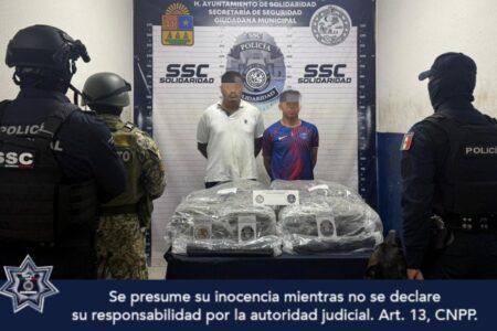 Detienen a dos personas con más de 20 kilogramos de posibles narcóticos en Playa del Carmen