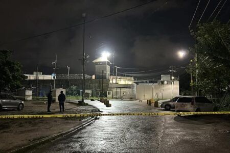 Obtiene FGE vinculación a proceso para dos directivos del Cereso de Benito Juárez por evasión de un interno