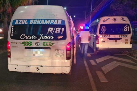 Menor lesionado tras ser atropellado por una combi de transporte público en Cancún