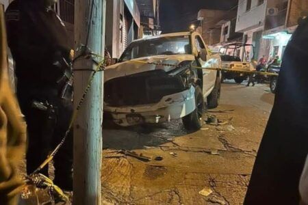 El conductor de una camioneta embiste una caravana navideña en Los Reyes