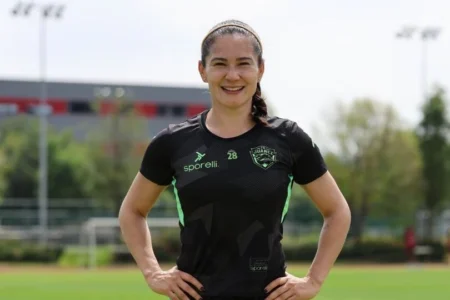 Desirée Monsiváis, primera futbolista que anotó 100 goles en la Liga MX Femenil, anuncia su retiro
