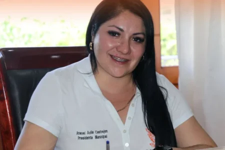 FGR investiga a alcaldesa de Coalcomán por supuestos nexos con ‘El Mencho’