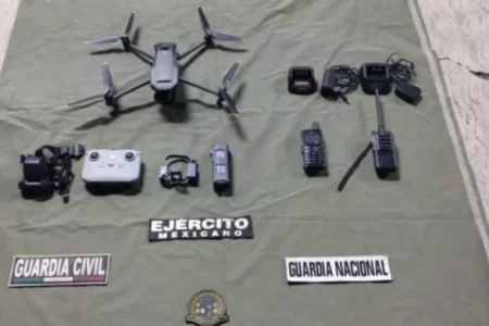 Detienen a hombre con dron y explosivos en Apatzingán