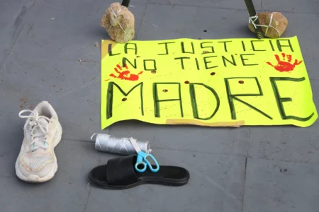 Madres buscadoras inician huelga de hambre frente al Palacio de Gobierno de Chiapas para exigir justicia