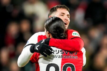 Santiago Giménez brilla con un triplete en la victoria del Feyenoord sobre el Heracles 5-2