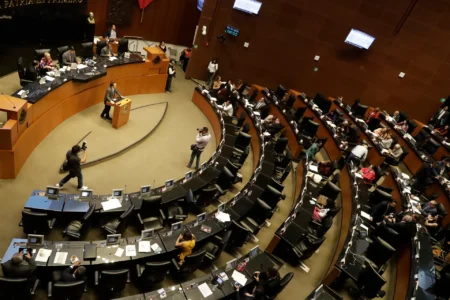 Senado aprueba la Ley de Ingresos 2025; opositores cuestionan previsiones económicas
