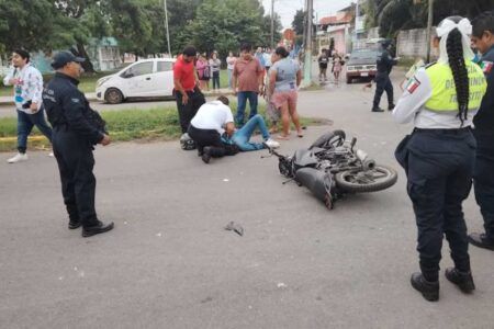 Motociclista resulta lesionado tras accidente en la colonia Del Bosque
