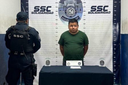 Detienen a hombre en Solidaridad por grabar a su cuñada mientras se bañaba