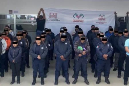 Autoridades de Chiapas desmantelan red de extorsión liderada por policías y funcionarios municipales