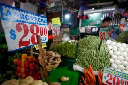 Inflación anual en México se ubica en 3.69% en la primera quincena de enero: Inegi