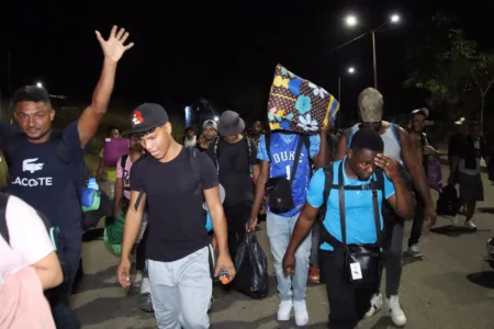 Migrantes denuncian engaño en traslado por parte del INM