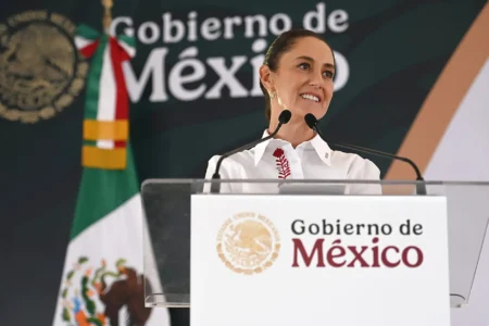 Sheinbaum resalta el papel de los mexicanos en la economía de EE.UU.