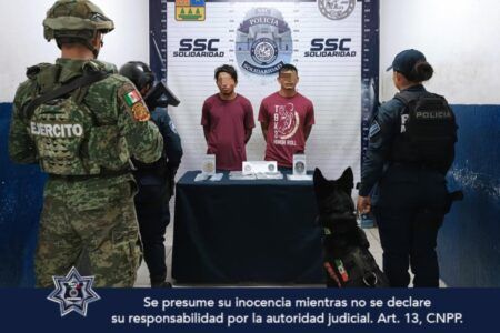 Policías municipales detienen a par de narquillos con 22 dosis de drogas en Playa del Carmen