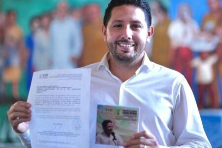 Mi compromiso es con la justicia social y las y los quintanarroenses, destaca Renán Sánchez al entregar su Informe Legislativo