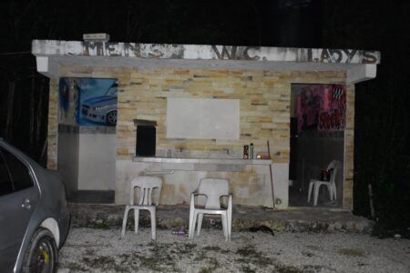 A balazos, rescatan a persona secuestrada en Cancún; detienen a dos de sus captores