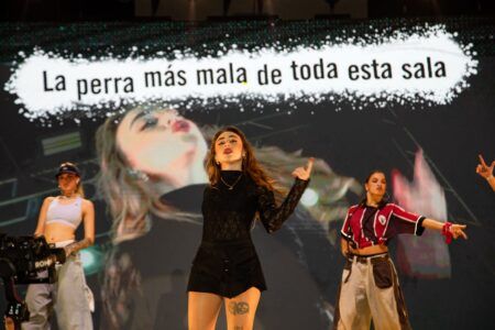 Nicki Nicole hace vibrar a 30 mil personas en histórico cierre del Carnaval de Playa del Carmen 2025