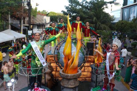 La juventud fue la principal protagonista del carnaval del pueblo en Playa del Carmen 2025