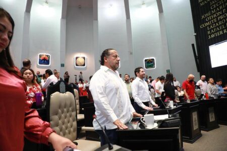 Proponen reconocer en la Constitución los derechos a alimentación nutritiva y a la lactancia materna