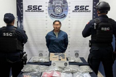 Con 159 envoltorios de droga y una pistola detienen a mujer en la colonia Ejido de Playa del Carmen