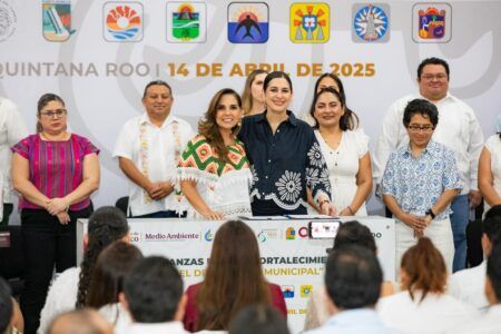 Estefanía Mercado cumple, entrega el Plan Municipal de Desarrollo 2024-2027 para construir el Playa del Carmen de los próximos 30 años