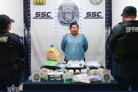 Mujer detenida por intento de robo en supermercado de la Cruz de los Servicios de Playa del Carmen