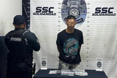 Con drogas en la mano fue detenido Manuel “N” en la Colosio de Playa del Carmen