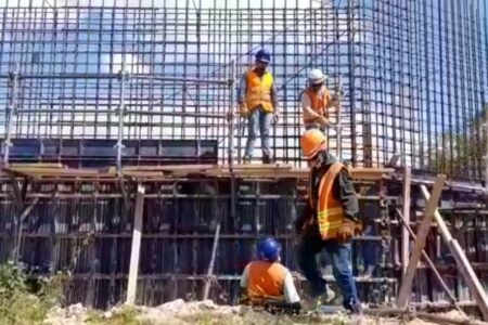 Refuerzan medidas preventivas ante ola de calor para proteger a trabajadores en Playa del Carmen