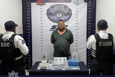 Recibía pagos con tarjeta narcomenudista playero en Playa del Carmen